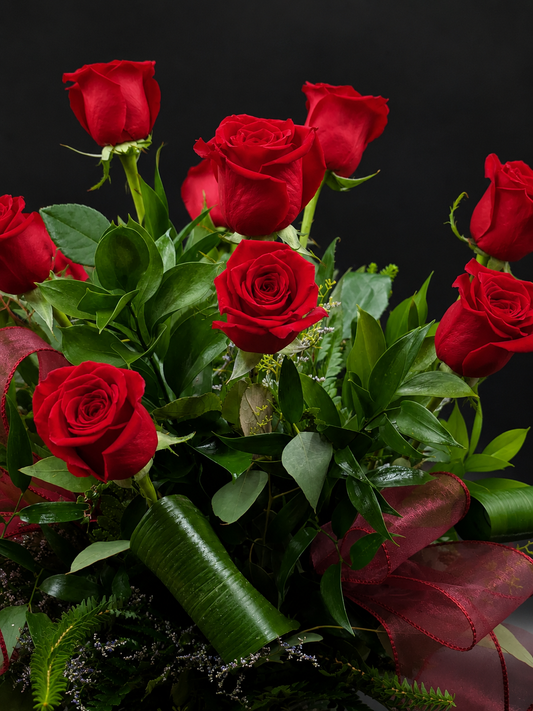 Classic Dozen Roses